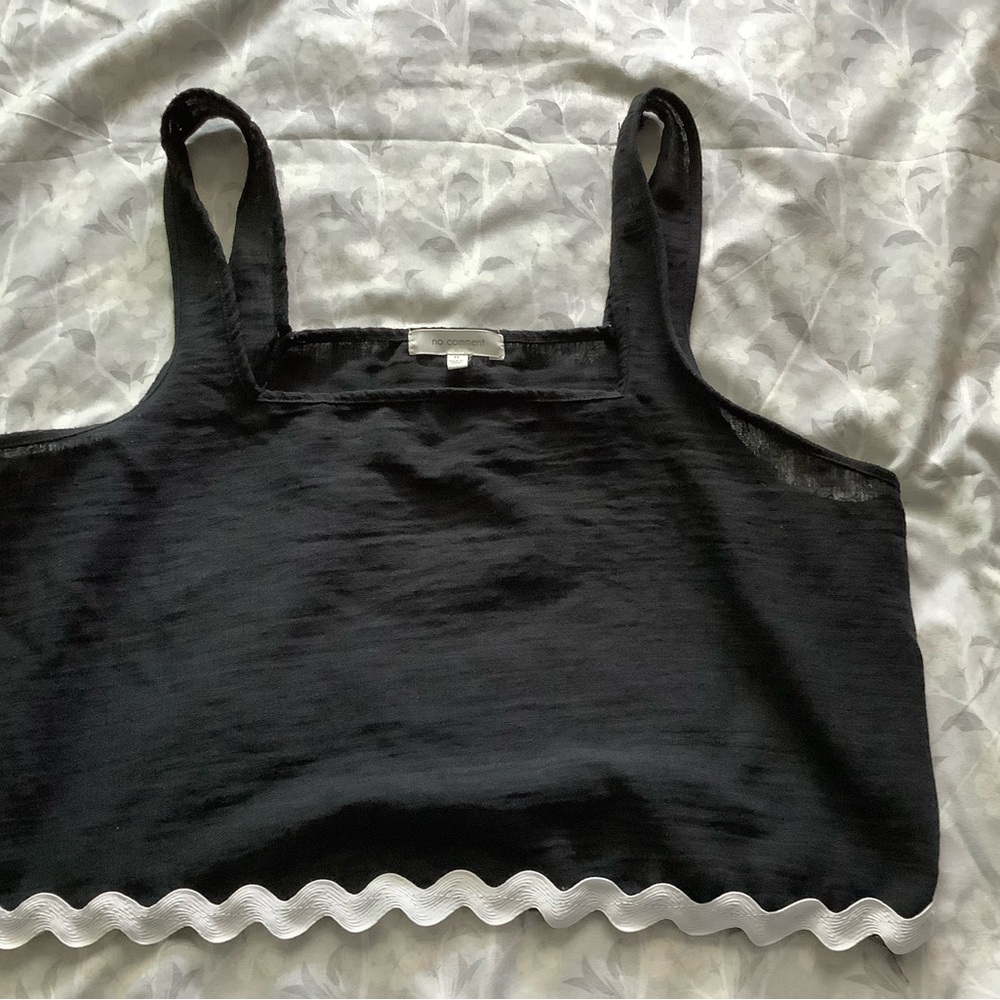 Women’s Black Ribbed Crop Tank with White Scallop Trim